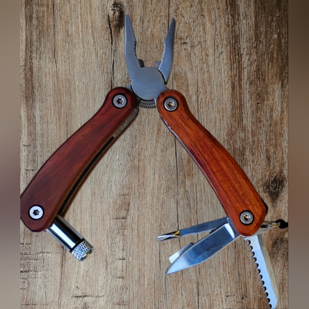 Wood Multitool Stainless
